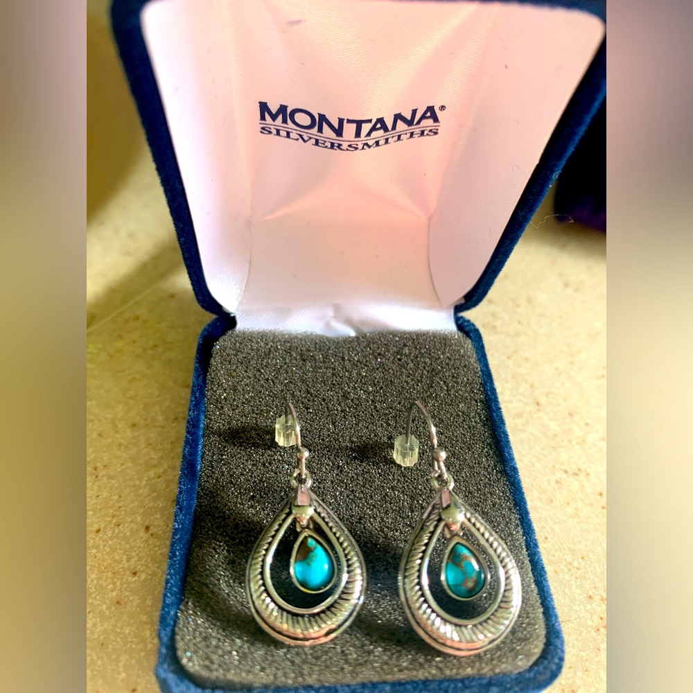 Montana Silversmith earrings in box